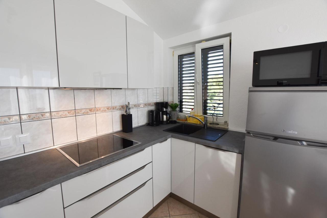 Apartments Karmen I Primošten المظهر الخارجي الصورة
