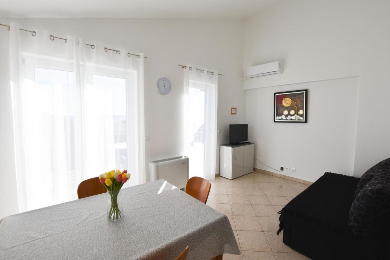 Apartments Karmen I Primošten المظهر الخارجي الصورة