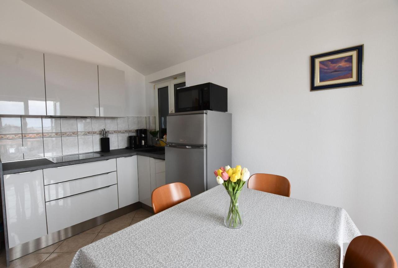 Apartments Karmen I Primošten المظهر الخارجي الصورة