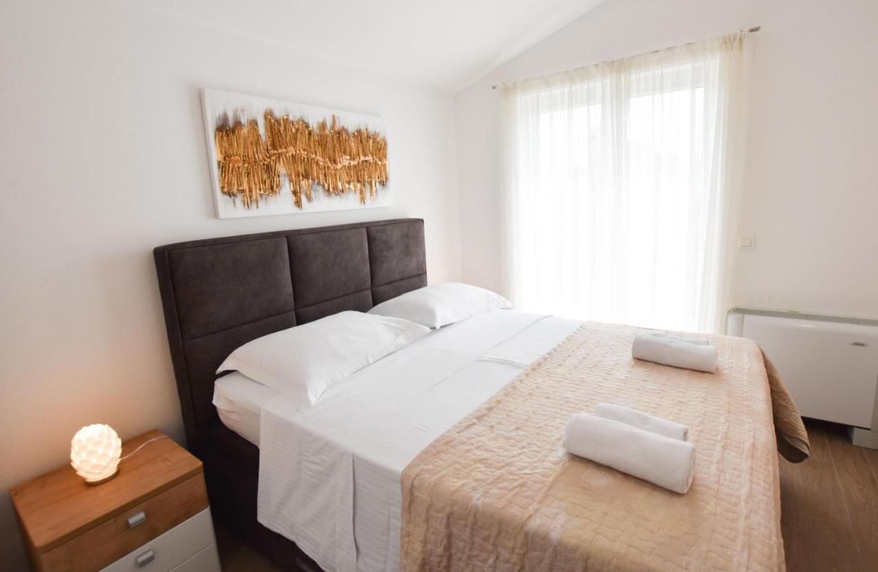 Apartments Karmen I Primošten المظهر الخارجي الصورة