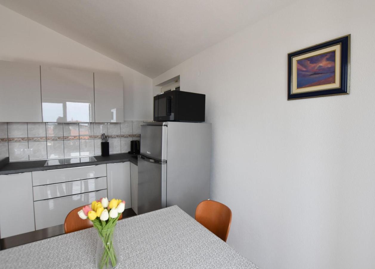 Apartments Karmen I Primošten المظهر الخارجي الصورة
