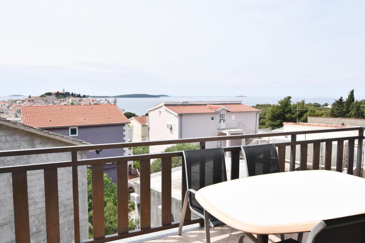 Apartments Karmen I Primošten المظهر الخارجي الصورة