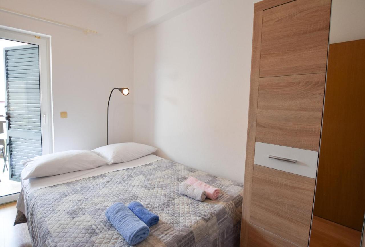 Apartments Karmen I Primošten المظهر الخارجي الصورة