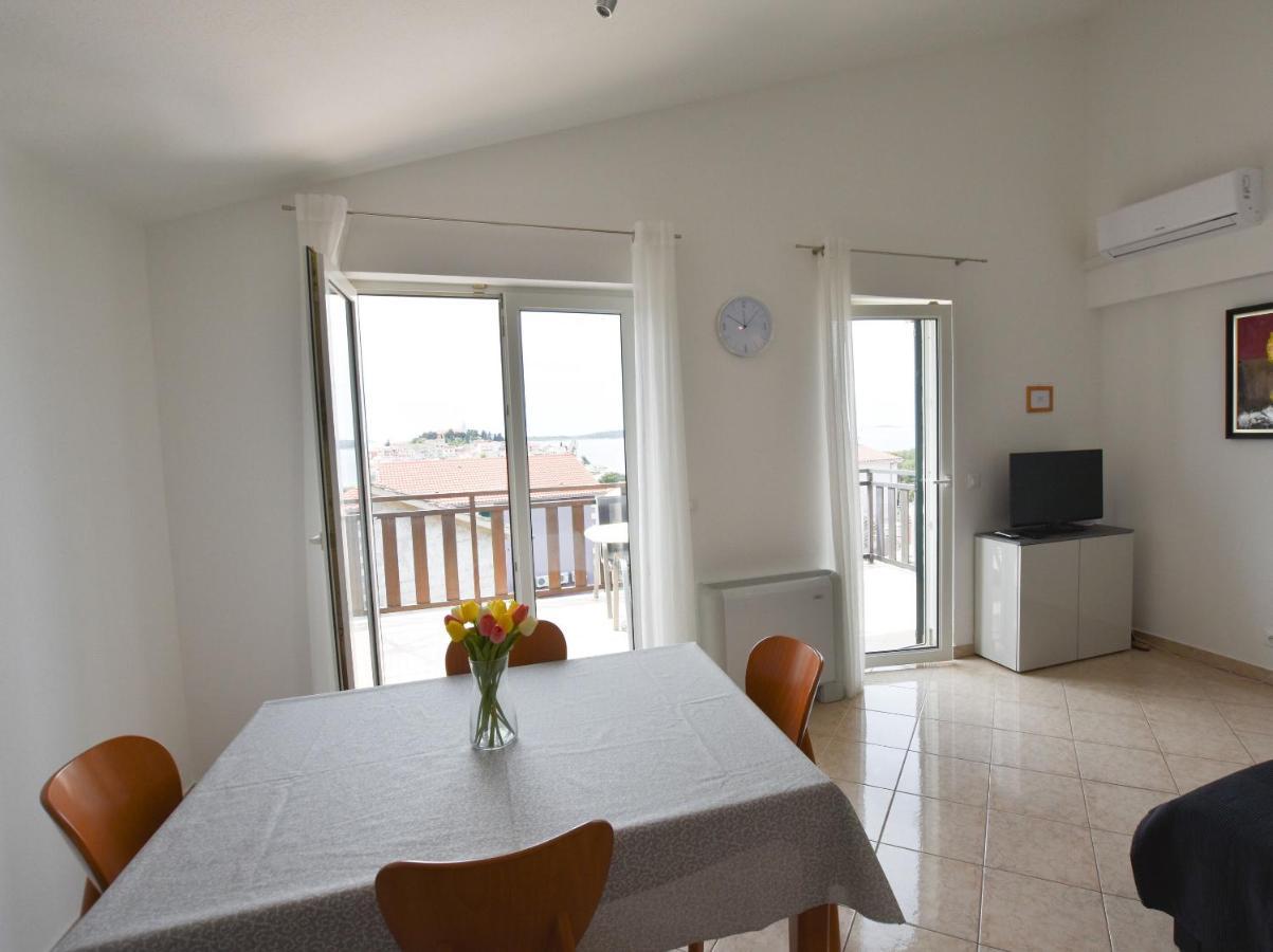 Apartments Karmen I Primošten المظهر الخارجي الصورة