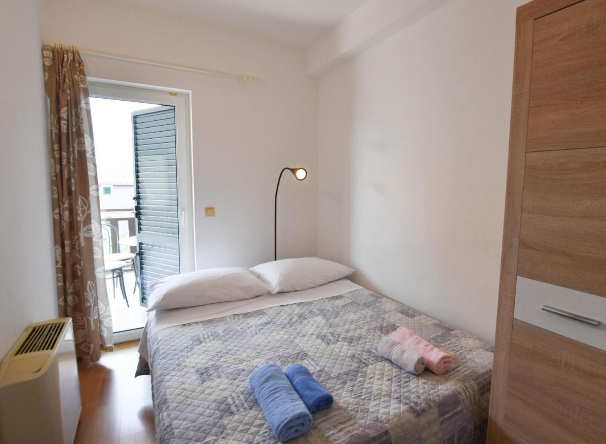 Apartments Karmen I Primošten المظهر الخارجي الصورة