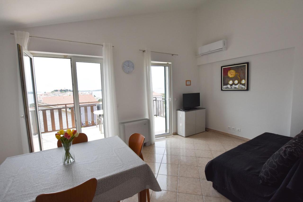 Apartments Karmen I Primošten المظهر الخارجي الصورة