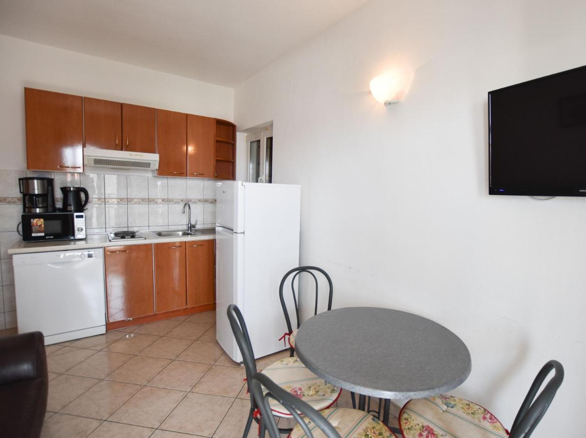 Apartments Karmen I Primošten المظهر الخارجي الصورة