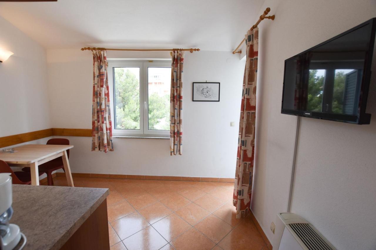 Apartments Karmen I Primošten المظهر الخارجي الصورة