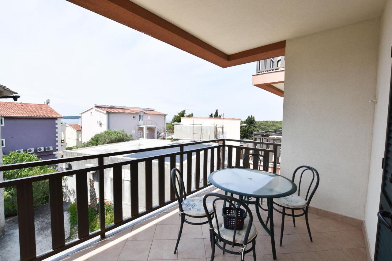 Apartments Karmen I Primošten المظهر الخارجي الصورة