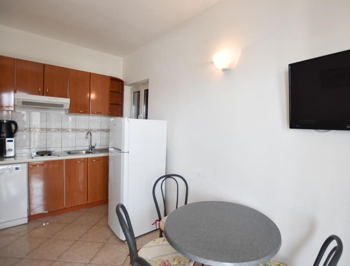 Apartments Karmen I Primošten المظهر الخارجي الصورة