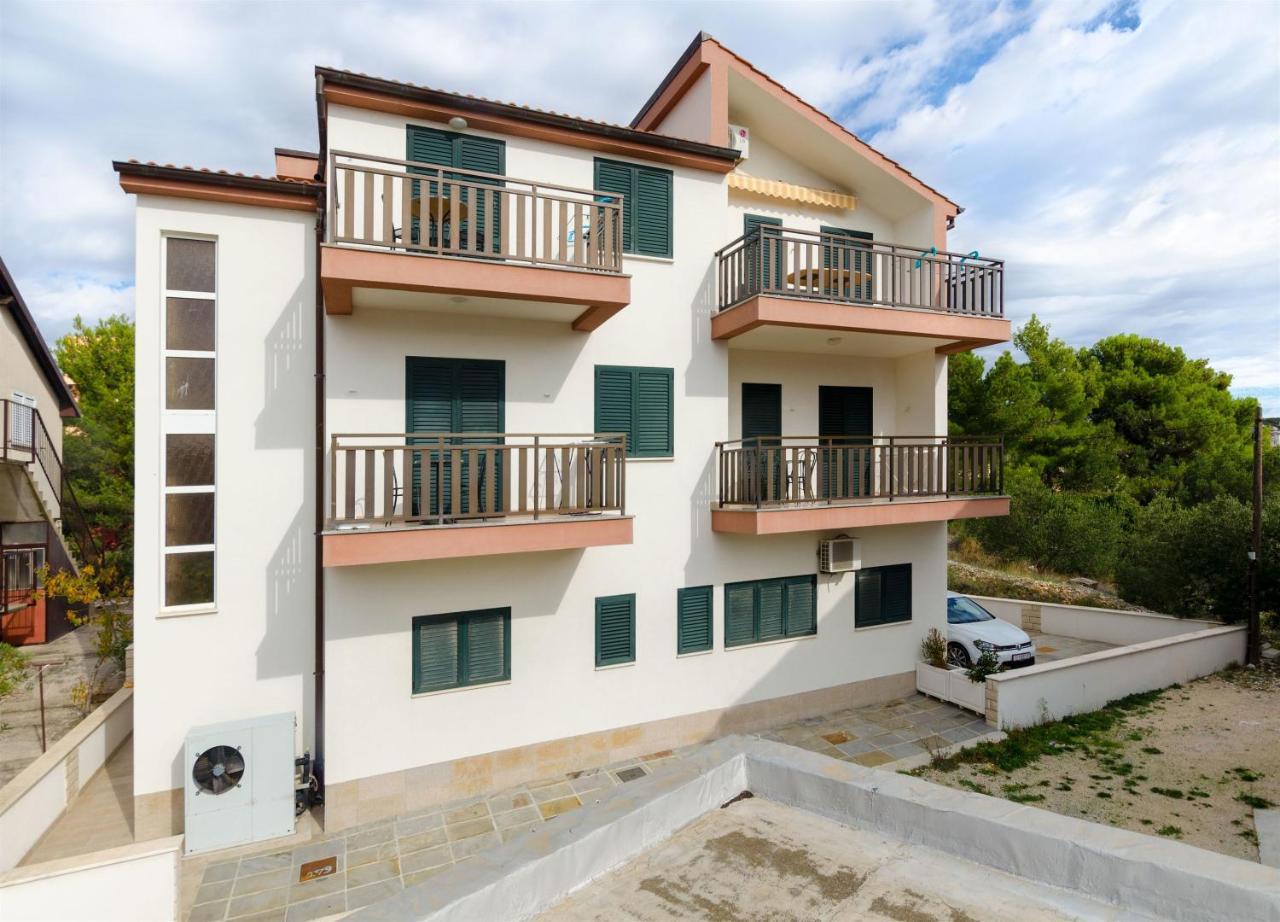 Apartments Karmen I Primošten المظهر الخارجي الصورة